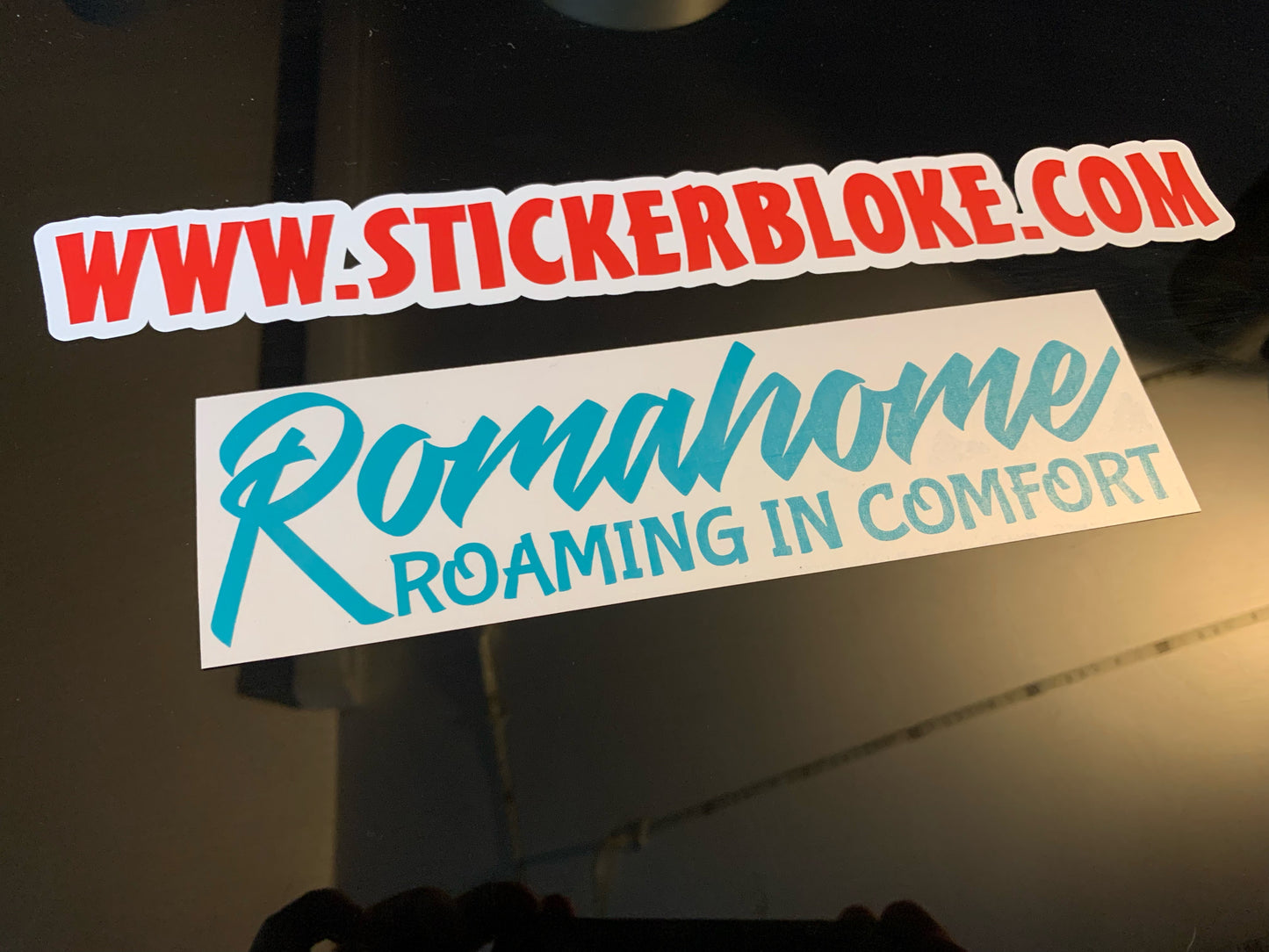 ROMAHOME ROAMING IN COMFORT STICKER