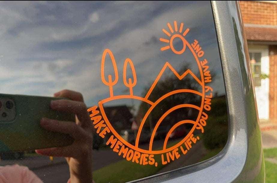MAKE MEMORIES LIVE LIFE YOU ONLY HAVE ONE - STICKERBLOKE